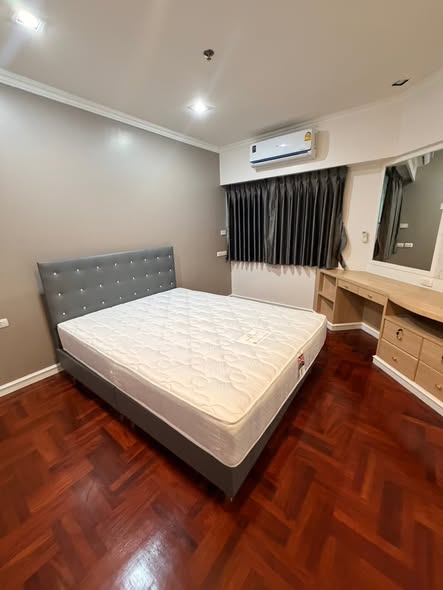 bedroom of East Tower Building