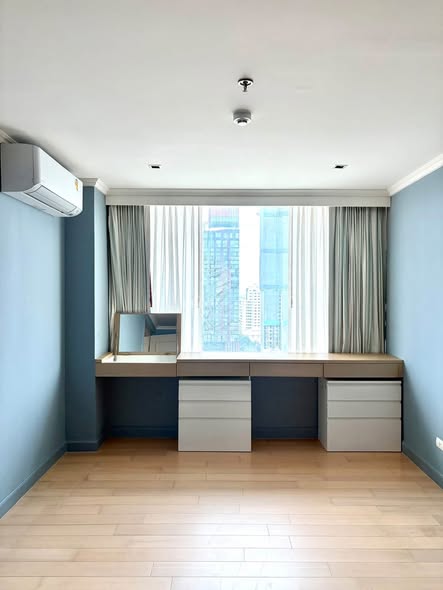 room interior and bathroom of Eight Thonglor Residence