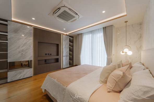 Ekamai Luxury Home