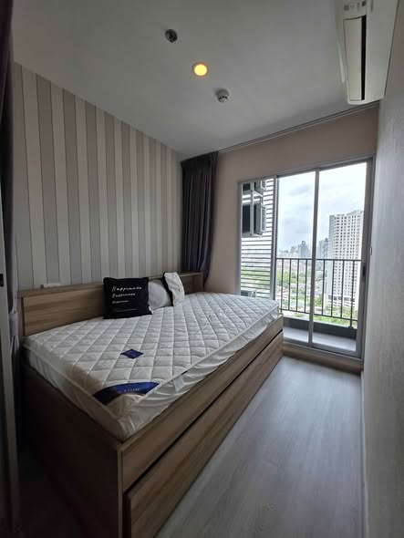 bedroom of Elio Sathorn-Wutthakat