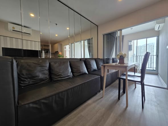 living room of Elio Sathorn-Wutthakat