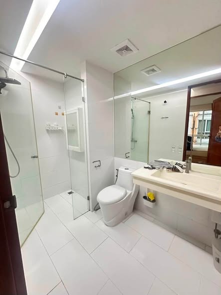 bathroom of Emerald Residence Ratchada Condominium