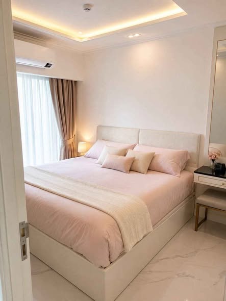 bedroom of Empire Tower