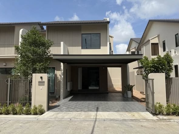 ENGEL HAUS โรงโป๊ะ-มอเตอร์เวย์7