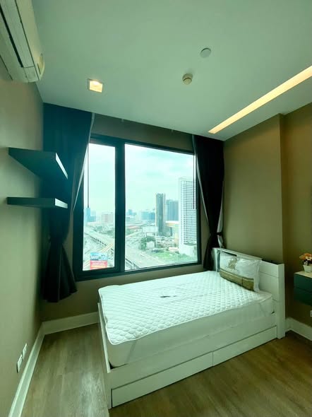 bedroom of Equinox Phahol Vibha