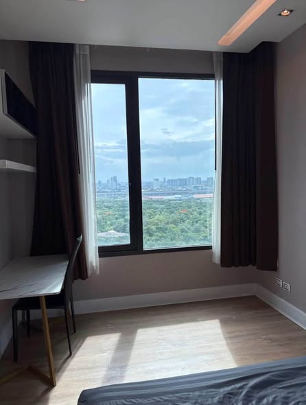 bedroom of Equinox Phahol Vibha