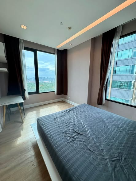 bedroom of Equinox Phahol Vibha