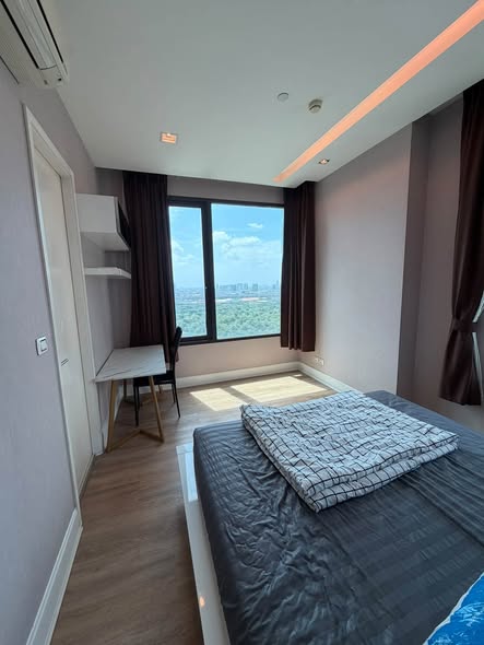 bedroom of Equinox Phahol Vibha