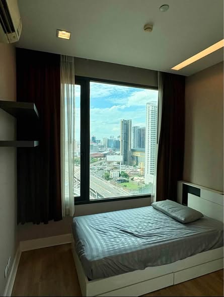 bedroom of Equinox Phahol Vibha