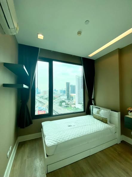 bedroom of Equinox Phahol Vibha