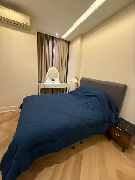 bedroom of Equinox Phahol Vibha