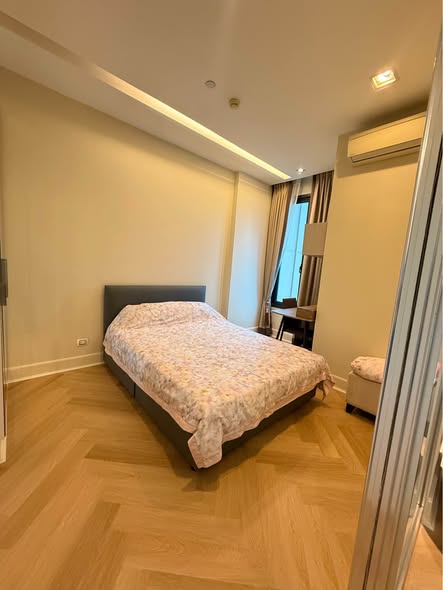 bedroom of Equinox Phahol Vibha