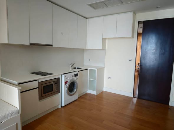 kitchen of Equinox Phahol Vibha