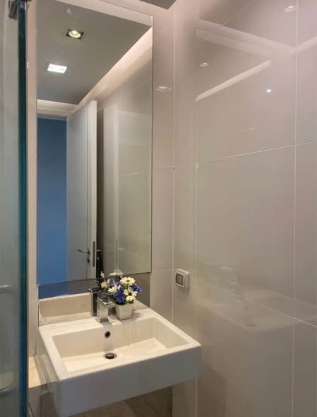 room interior and bathroom of Equinox Phahol Vibha