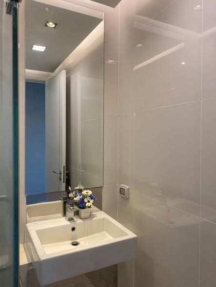 room interior and bathroom of Equinox Phahol Vibha