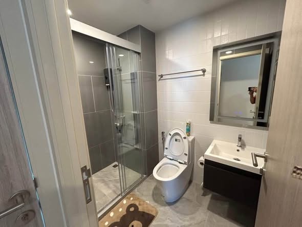 room interior of ESQUE Condo Sukhumvit 101/1
