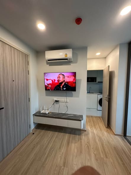 room interior of ESQUE Condo Sukhumvit 101/1