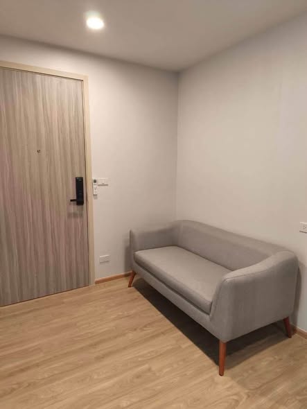 room interior of ESQUE Condo Sukhumvit 101/1