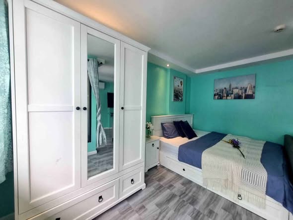 bedroom and room interior of Estanan Condo Pattaya