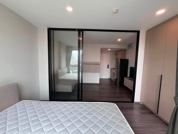 bedroom and room interior of FLEXI Sathon-Charoen Nakhon
