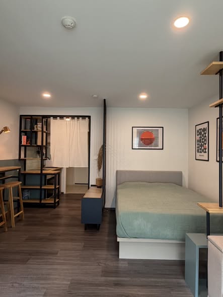 bedroom and room interior of FLEXI Sathon-Charoen Nakhon