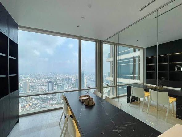 Four Seasons Private Residences