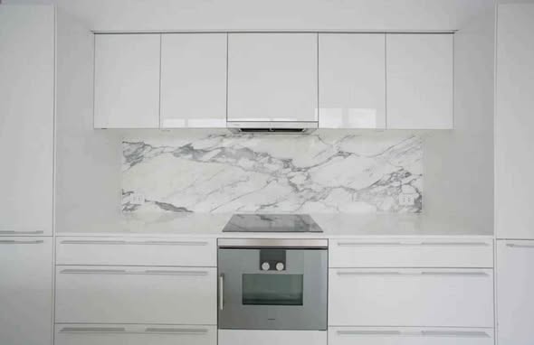kitchen of Four Seasons Private Residences