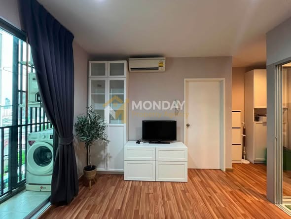 bedroom and living room of Fuse Chan Sathorn