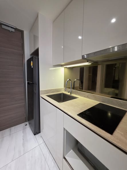 bathroom and kitchen of Fynn Asoke