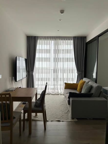 bedroom and living room and room interior of Fynn Asoke