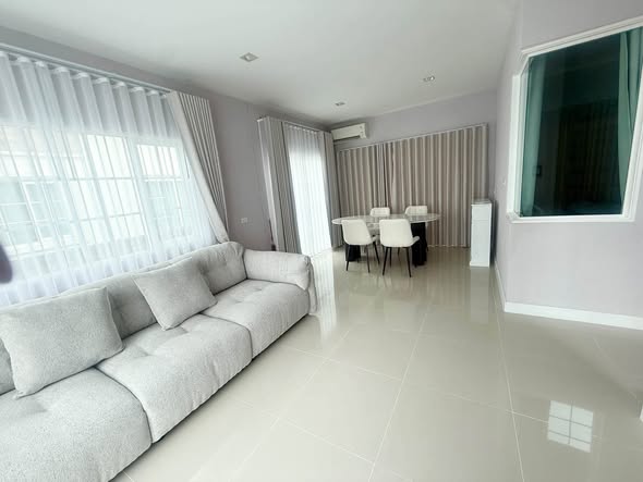 bedroom and living room of Golden Neo Chaengwattana-Muang Thong