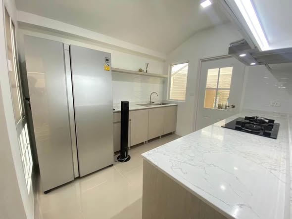 kitchen of Golden Neo, Sukhumvit LaSalle