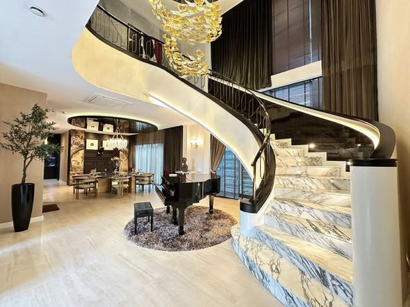 Grand Bangkok Boulevard Sukhumvit – Srinakarin