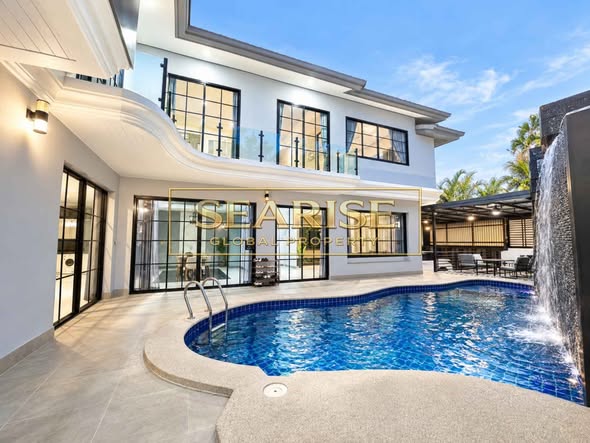 Green Lung Pool Villas