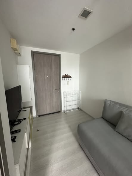bedroom and room interior of Grene Chaengwattana