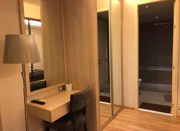 bedroom and room interior of H Sukhumvit 43 Condominium