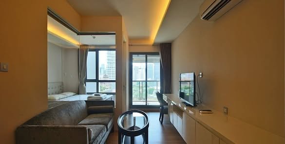 living room of H Sukhumvit 43 Condominium