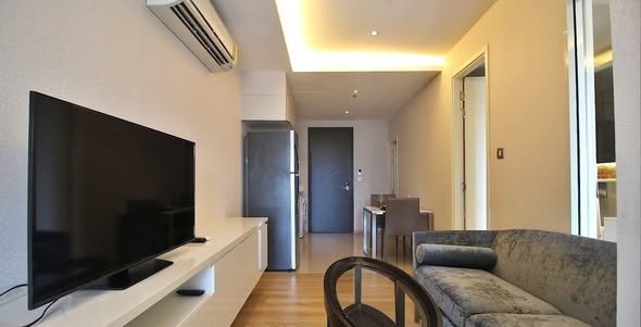 living room and bedroom of H Sukhumvit 43 Condominium