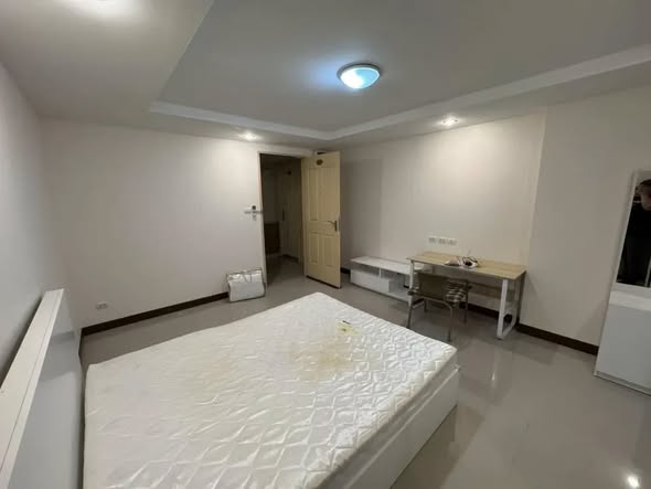Happy Condo Rachada 18