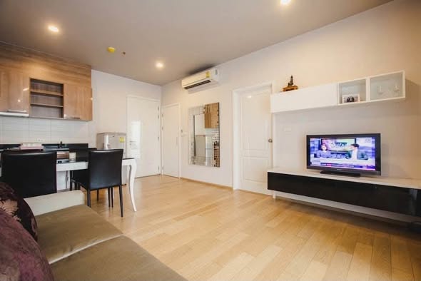 living room of Hive Sathorn