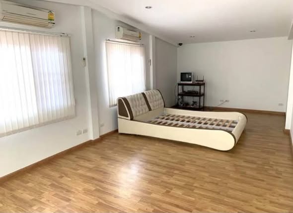 bedroom of Home of English Building