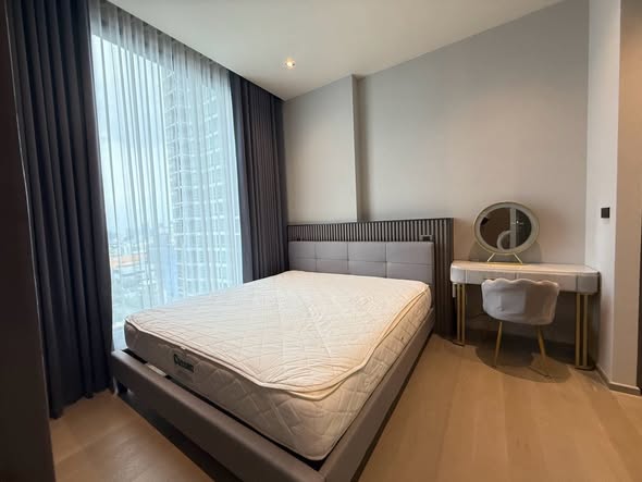 bedroom of HYDE Heritage Thonglor, Sukhumvit 59 main road