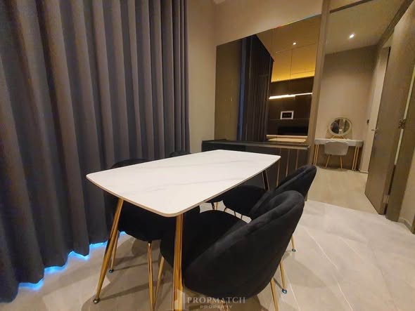 room interior of HYDE Heritage Thonglor, Sukhumvit 59 main road