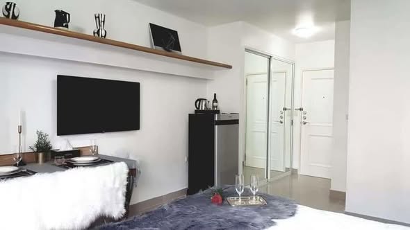 living room and bedroom of I-house Laguna Garden D