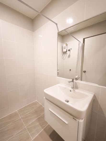 bathroom of I-House Rama9-Ekkamai Condominium