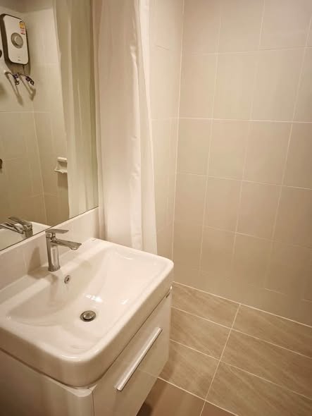 bathroom of I-House Rama9-Ekkamai Condominium