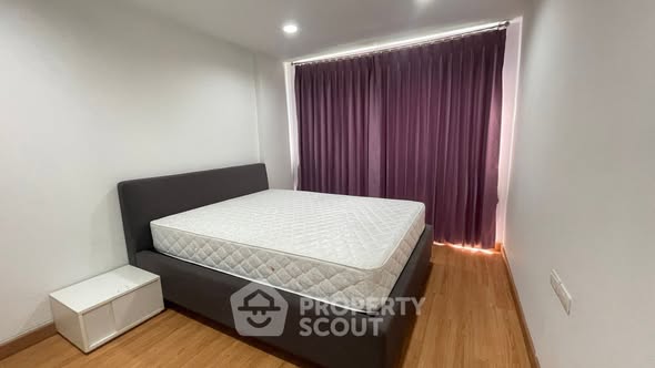 bedroom of Ideo Blucove Sathorn