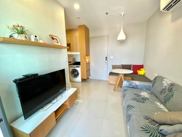 bedroom and living room of Ideo BluCove Sukhumvit