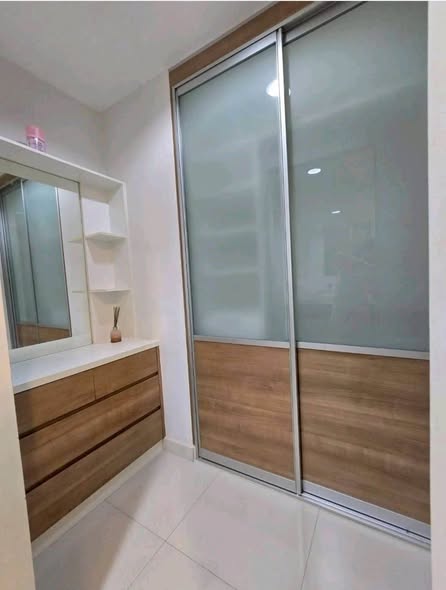 room interior and bathroom of Ideo Lat Phrao 5