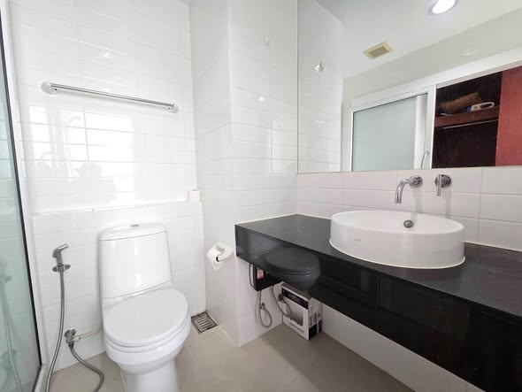 bathroom of Ideo Mix Sukhumvit 103
